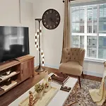 Apartment Chateau De Capri W Pool Gym Free Parking *