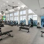 Chateau De Capri W Pool Gym Free Parking Apartment Nashville
