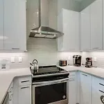 Spacious 2bd-close To Everything Apartment