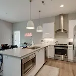 Spacious 2bd-close To Everything