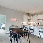 Apartment Spacious 2bd-close To Everything Nashville