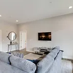 Spacious 2bd-close To Everything Nashville