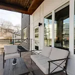 Apartment Spacious 2bd-close To Everything