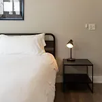 Apartment Spacious 2bd-close To Everything *