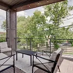 Spacious 2bd-close To Everything *