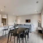 Spacious 2bd-close To Everything