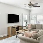 Holiday home Southern Charm Downtown, Walk To Farmers Market & Nashville