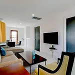 Rooftop, Walk To Restaurants, Printers Alley, Downtown Holiday home Nashville