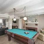 Golf Views, Porch Vibes, 3mi To Broadway! Nashville