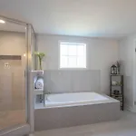 Golf Views, Porch Vibes, 3mi To Broadway! Holiday home *
