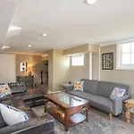 Golf Views, Porch Vibes, 3mi To Broadway! * Nashville