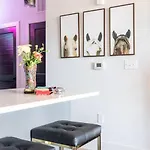 Apartment Downtown Midtown Vanderbilt, Honky Tonk Party Pad 2, Parking Gym Pool *
