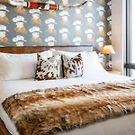 Downtown Midtown Vanderbilt, Honky Tonk Party Pad 2, Parking Gym Pool Apartment