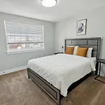 Brentwood N9 I Cozy & Comfy I 2bd I Free Parking