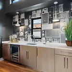 Holiday home Unwind In Opulence 4br 4ba Near Broadway