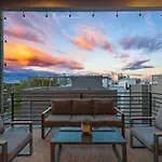Holiday home Unwind In Opulence 4br 4ba Near Broadway