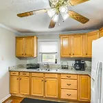 Modern Vacation ~ 3 Mi To Downtown! Nashville