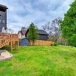Modern Nashville Vacation Home ~ 3 Mi To Downtown!