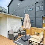 Modern Nashville Vacation Home ~ 3 Mi To Downtown!