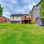 Holiday home Modern Vacation ~ 3 Mi To Downtown! *