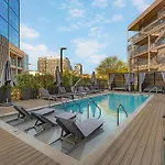 Luxury Penthouse With 2 Floors Pool Patio Gym Walk To Broadway