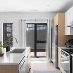 Apartment Luxury Penthouse With 2 Floors Pool Patio Gym Walk To Broadway *