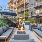 Luxury Penthouse With 2 Floors Pool Patio Gym Walk To Broadway Apartment *