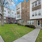 The Hadden House - Rooftop Lounge With Firepit