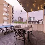 Holiday home Luxury House - Heated Pool - In The Gulch - Walk Anywhere