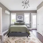Luxury House - Heated Pool - In The Gulch - Walk Anywhere *