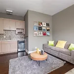 Luxury House - Heated Pool - In The Gulch - Walk Anywhere Holiday home