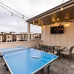 Luxury House - Heated Pool - In The Gulch - Walk Anywhere Holiday home