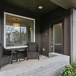 Luxury 4 Bedroom Home, Heart Of The Entertainment