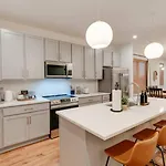 Luxury With Stunning Rooftop Views! Apartment Nashville