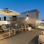 Luxury With Stunning Rooftop Views! Apartment