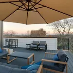 Luxury With Stunning Rooftop Views! *