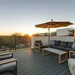 Luxury With Stunning Rooftop Views! *