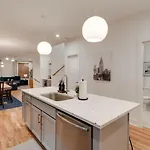 Luxury With Stunning Rooftop Views! Nashville