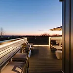 Apartment Luxury With Stunning Rooftop Views! Nashville