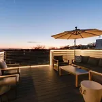 Luxury With Stunning Rooftop Views! Nashville