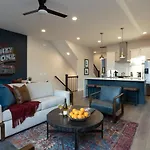 Large Royal Townhome Beautiful Design And Rooftop *
