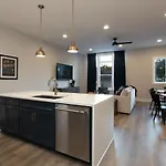 Large Royal Townhome Beautiful Design And Rooftop * Nashville