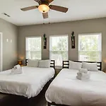 Gorgeous Downtown Pad 3 Bedroom 2.5 Bath Large Patio * Nashville