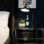 Large Royal Townhome Beautiful Design And Rooftop