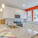 Skyline Views Romantic Fun Downtown Location Holiday home