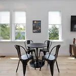 The Ryman 4 Bedroom Haven With Scenic Rooftop *