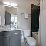 Holiday home Dolly And Denim 4 Bedroom 4.5 Bath With Spacious Rooftop *