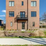 Downtown Luxury Large Townhome Lots Of Beds *