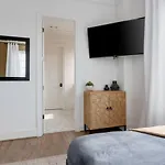 Downtown Luxury Large Townhome Lots Of Beds