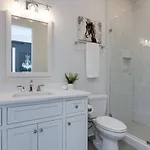 Downtown Luxury Large Townhome Lots Of Beds Holiday home